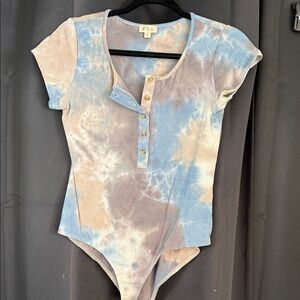 POL Tie-Dye Bodysuit in Blue and Cream